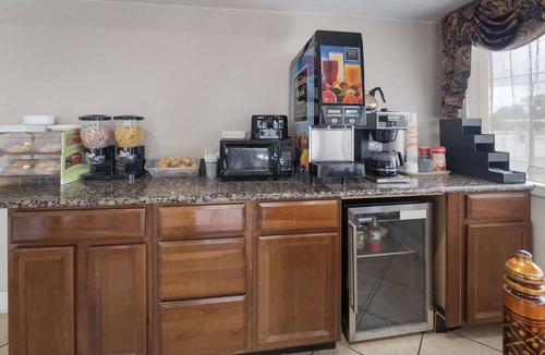 Thomaston Hotel | Econo Lodge Thomaston