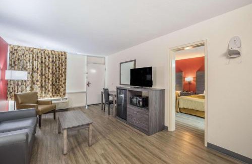 Thomasville Cabin | Econo Lodge Thomasville