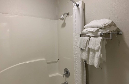 Troy Hotel | Econo Lodge Troy