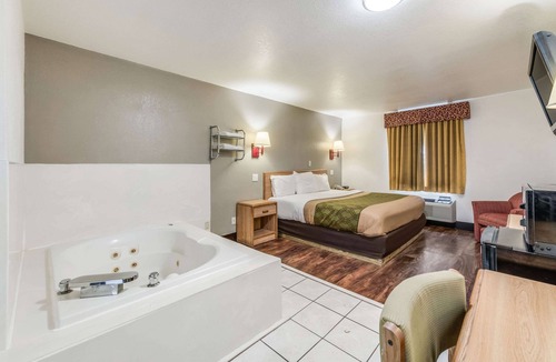 Sedalia Hotel | Econo Lodge Truman Inn