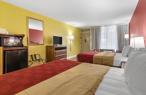 Douglas Hotel | Econo Lodge