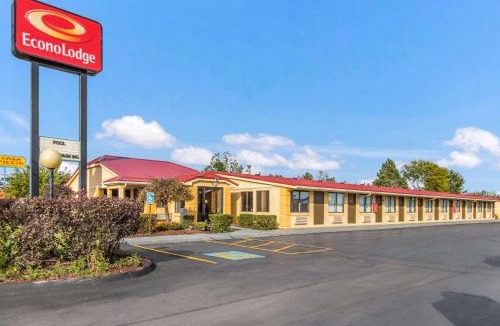 Norwalk Cabin | Econo Lodge