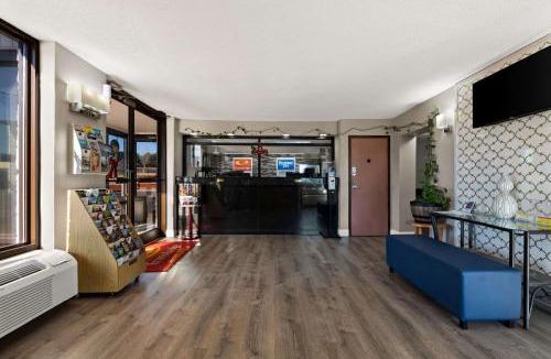 Dumbarton Cabin | Econo Lodge