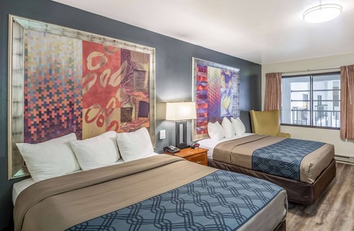 Waupaca Hotel | Econo Lodge