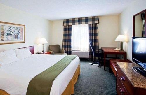 Wesley Chapel Cabin | Econo Lodge