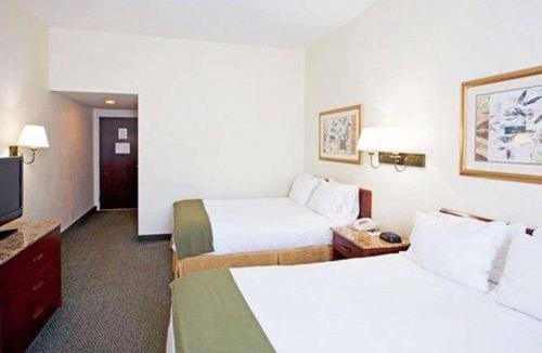 Wesley Chapel Cabin | Econo Lodge