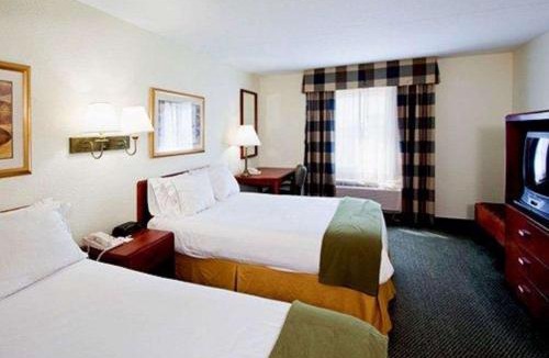 Wesley Chapel Cabin | Econo Lodge