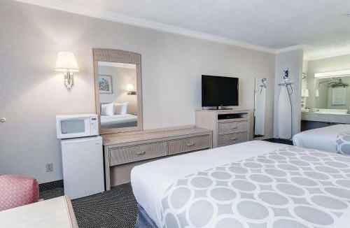 Van Horn Cabin | Econo Lodge Van Horn