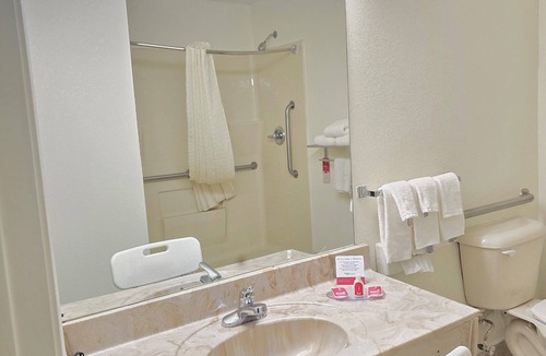Villa Rica Hotel | Econo Lodge Villa Rica