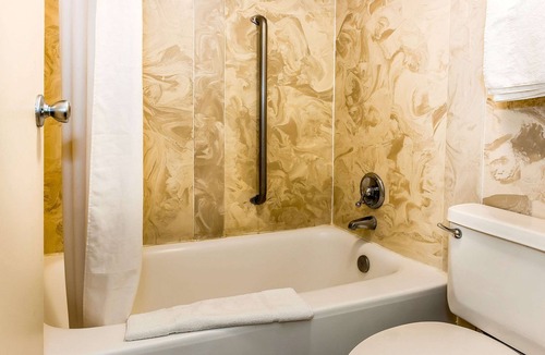 Vincennes Hotel | Econo Lodge Vincennes