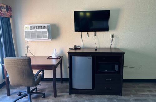 Waite Park Hotel | Econo Lodge Waite Park - St. Cloud