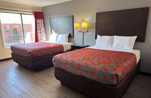 Waite Park Hotel | Econo Lodge Waite Park - St. Cloud