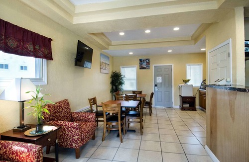 West Yarmouth Hotel | Econo Lodge West Yarmouth on Cape Cod