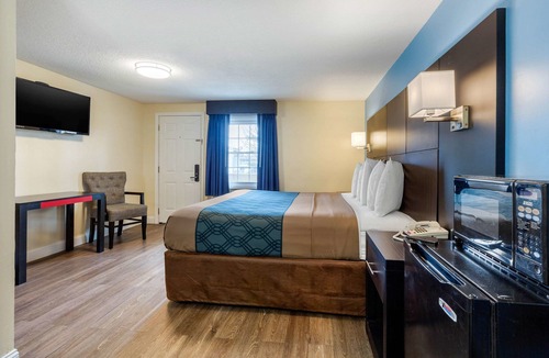West Yarmouth Hotel | Econo Lodge West Yarmouth on Cape Cod