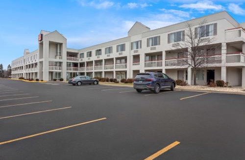 Willowbrook Cabin | Econo Lodge Willowbrook