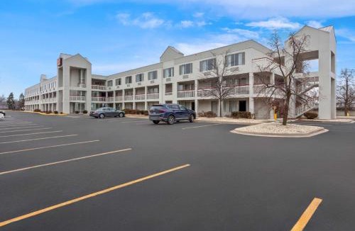 Willowbrook Cabin | Econo Lodge Willowbrook