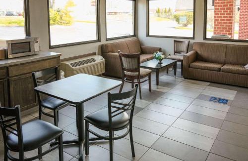 Wooster Cabin | Econo Lodge Wooster