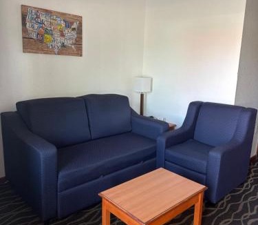 Albany Hotel | Econolodge inn and suites