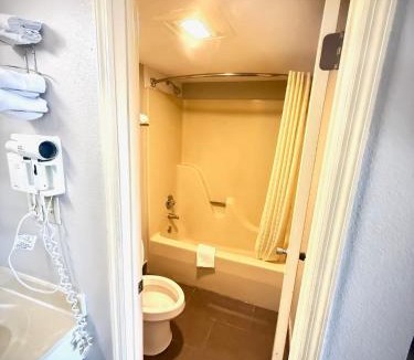 Athens Hotel | Econolodge inn