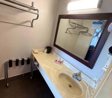 Athens Hotel | Econolodge inn