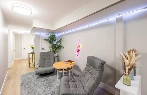 Parkdale House | Economical Rooms Downtown