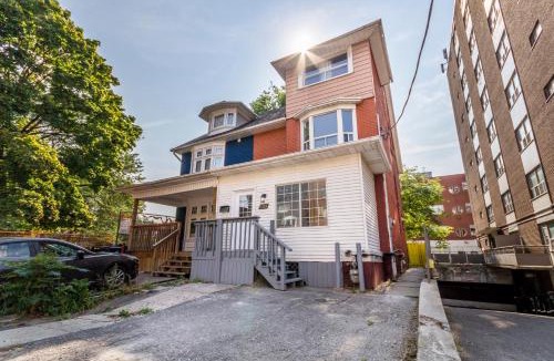 Parkdale House | Economical Rooms Downtown