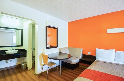 Blue Springs Hotel | Economy Hotel Kansas City