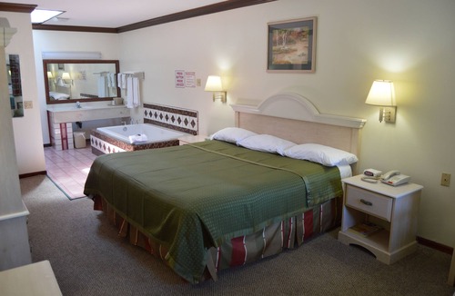 Cuyahoga Falls Hotel | Economy Inn - Akron