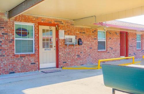 Lockport Hotel | Economy Inn By OYO Lockport near Houma