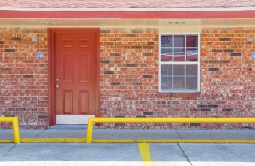 Lockport Hotel | Economy Inn By OYO Lockport near Houma