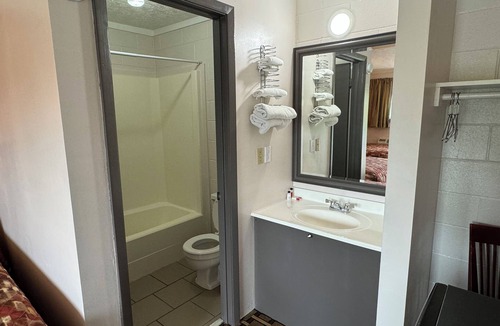 Crossville Hotel | Economy Inn Crossville