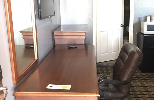 Marshalltown Hotel | Economy Inn Motel
