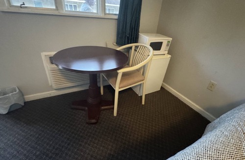 Alfred Station Hotel | Economy Inn