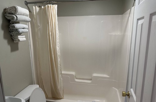 Alfred Station Hotel | Economy Inn