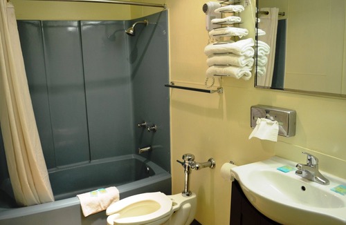 Bluefield Hotel | Economy Inn
