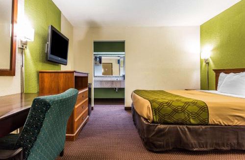 Elizabeth City Cabin | Economy Inn