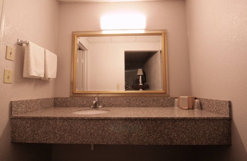 Hardeeville Hotel | Economy Inn
