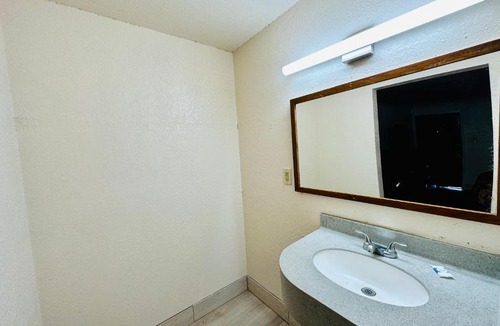 Bayou Cane Hotel | Economy Inn