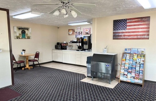 McCook Hotel | Economy Inn