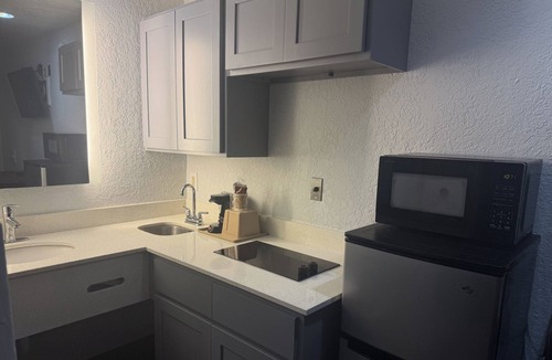 Texas City Hotel | Economy Lodge by Hotel O Texas City