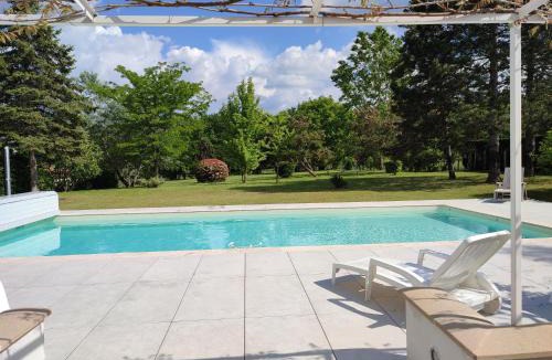 Le Vigan Bed & Breakfast | Ecoute s,il vient