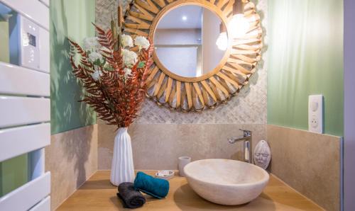 Aiguelèze Apartment | Ecrin de bulles - Jacuzzi & clim