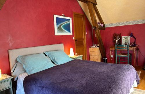 Sainte-Suzanne-and-Chammes House | Ecrin de Verdure