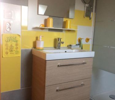 Sainte-Suzanne-and-Chammes House | Ecrin de Verdure