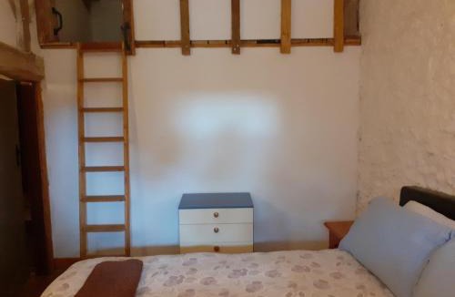 Saint-Antoine-Cumond Apartment | ecurie le buguet