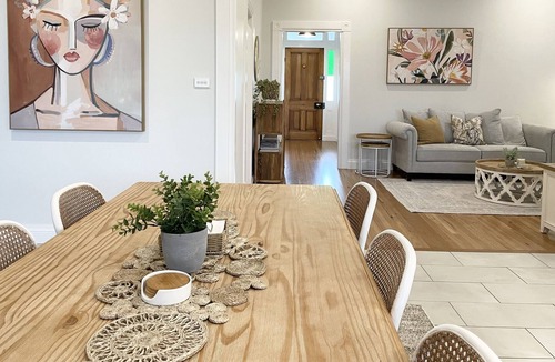 Singleton House | Eddie’s Cottage | Singleton