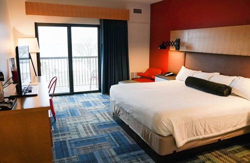 Onamia Hotel | Eddy's Resort