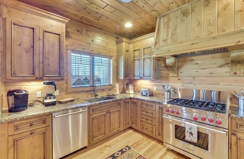 Boyne City House | Edelweiss Getaway at Boyne Mountain | Skybridge View | Ski-In/Ski-Out