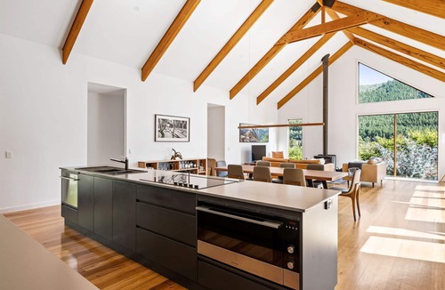 Wandiligong House | Edelweiss - Wandiligong