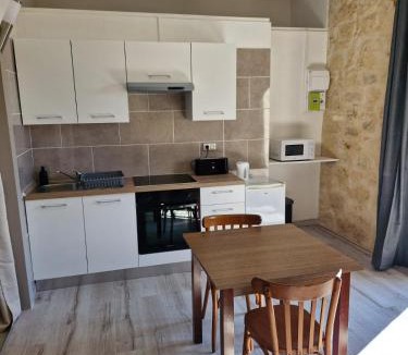 Villefranche-du-Perigord Apartment | Eden Auberge